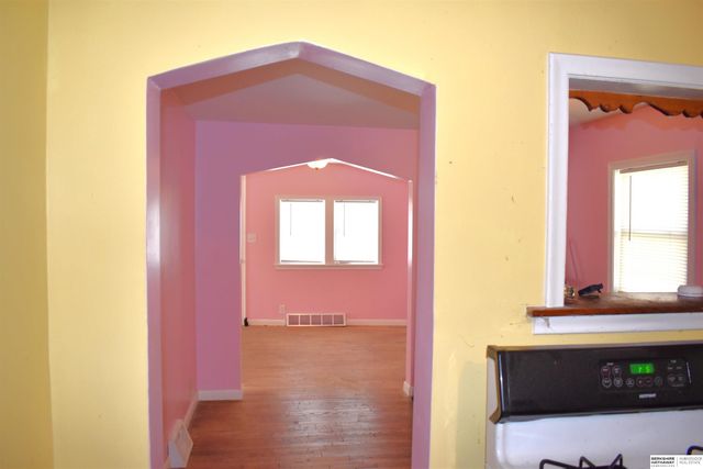 4713 N 14th Street, Omaha, NE 68110