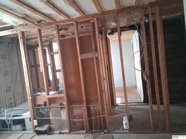 4713 N 14th Street, Omaha, NE 68110