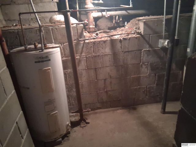 4713 N 14th Street, Omaha, NE 68110