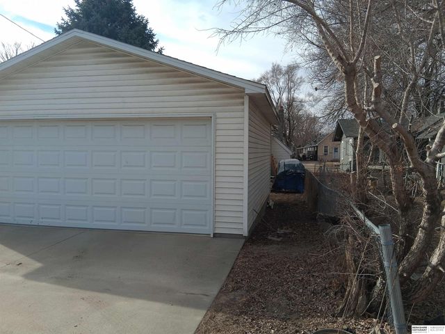 4713 N 14th Street, Omaha, NE 68110