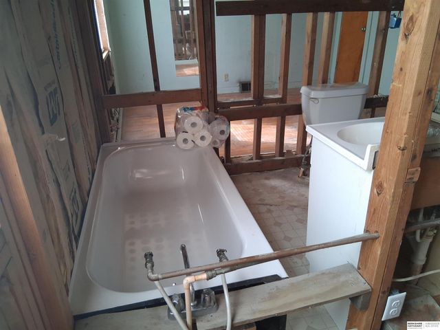 4713 N 14th Street, Omaha, NE 68110