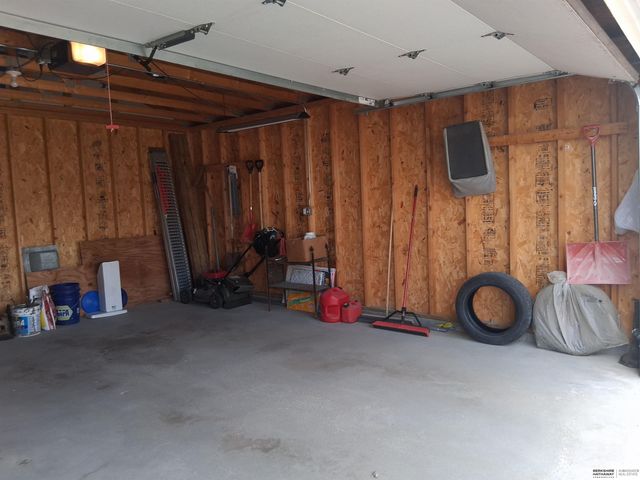 4713 N 14th Street, Omaha, NE 68110