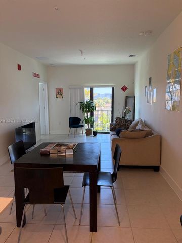 8001 NW 41st St F-310, Doral, FL 33166