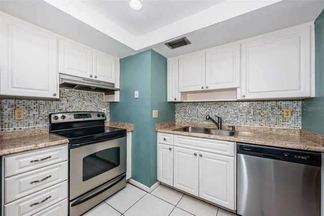 2971 ESTANCIA BOULEVARD 426, Clearwater, FL 33761