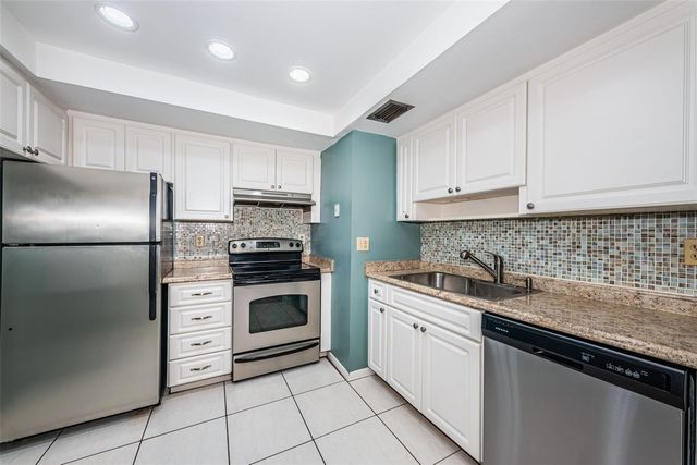 2971 ESTANCIA BOULEVARD 426, Clearwater, FL 33761