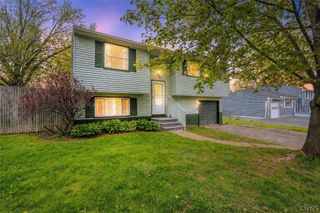 8298 Larkspur Drive, Clay, NY 13027