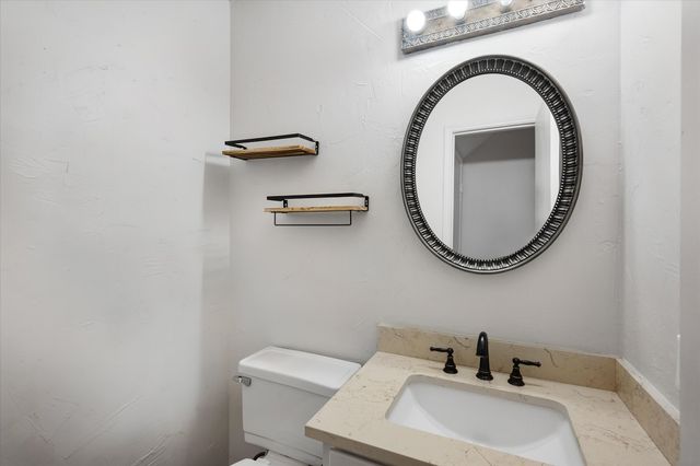 5600 Fox Hunt Drive, Arlington, TX 76017
