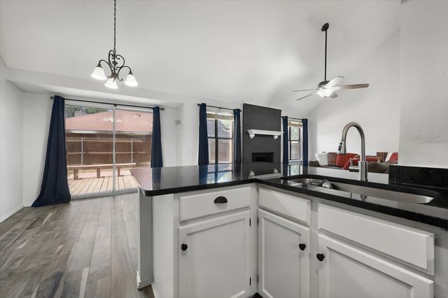 5600 Fox Hunt Drive, Arlington, TX 76017