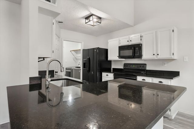 5600 Fox Hunt Drive, Arlington, TX 76017