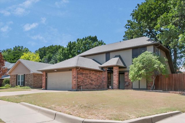 5600 Fox Hunt Drive, Arlington, TX 76017