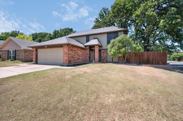 5600 Fox Hunt Drive, Arlington, TX 76017
