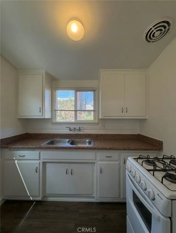 9420 Las Tunas Drive C, Temple City, CA 91790