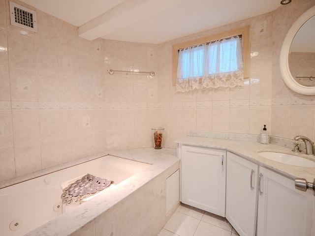 2 Hillside Ave, Somerville, MA 02145