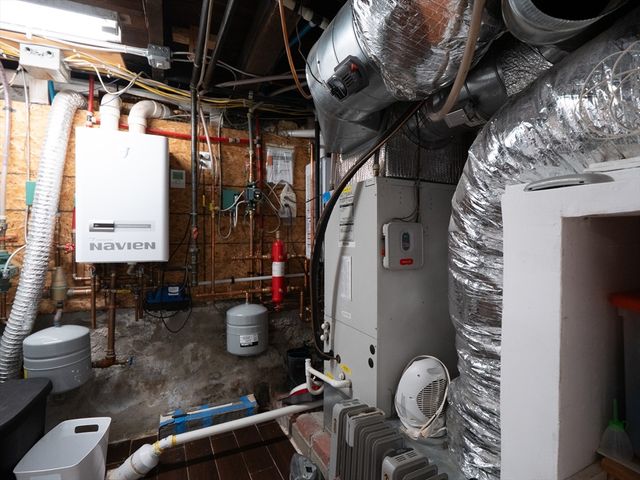 2 Hillside Ave, Somerville, MA 02145