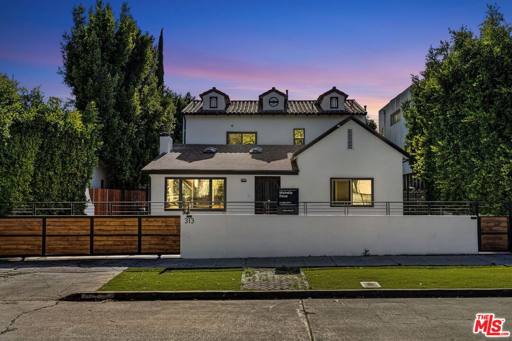 Image 1 of property listing at 313 S Sycamore Ave, Los Angeles, CA 90036