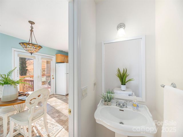 53 Vancott Court, Clyde, NC 28721