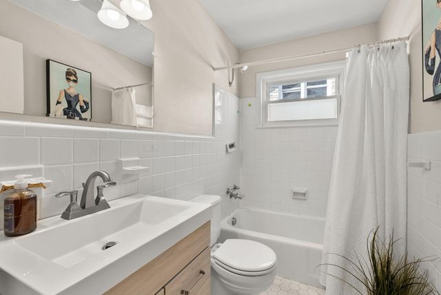 129 Greenbriar Road, Lexington, KY 40503