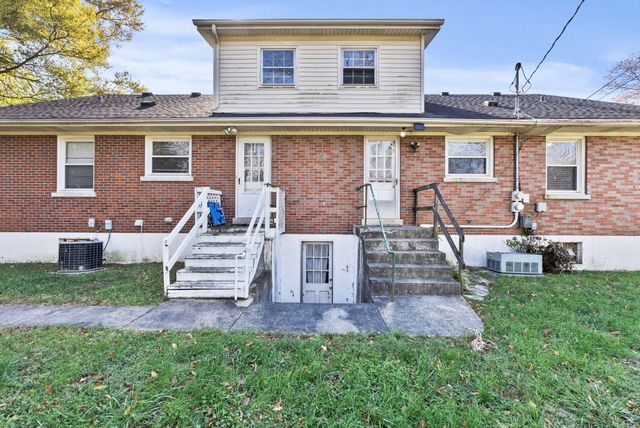 129 Greenbriar Road, Lexington, KY 40503