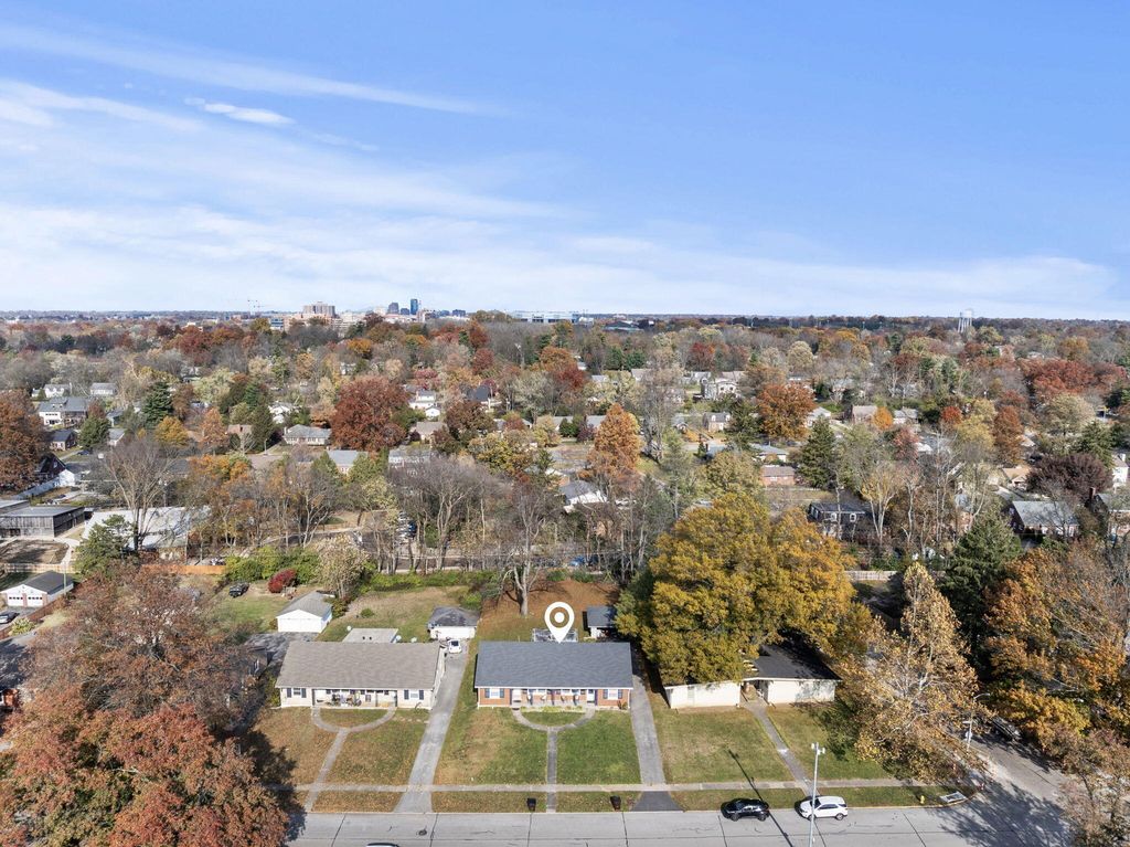 129 Greenbriar Road, Lexington, KY 40503