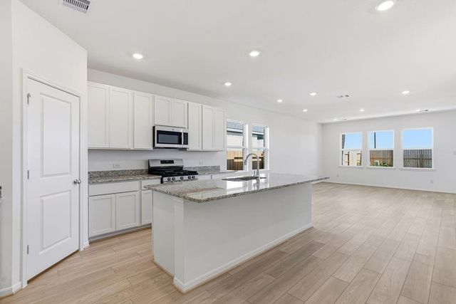 615 Yaupon Holly Drive, Rosenberg, TX 77471