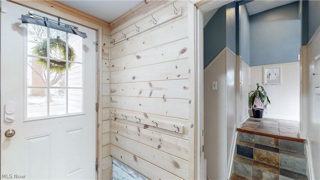 1940 Falls Avenue, Cuyahoga Falls, OH 44223