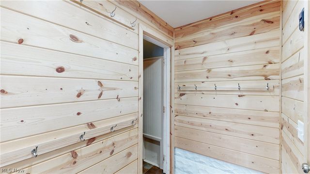 1940 Falls Avenue, Cuyahoga Falls, OH 44223