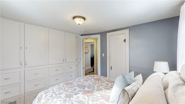 1940 Falls Avenue, Cuyahoga Falls, OH 44223