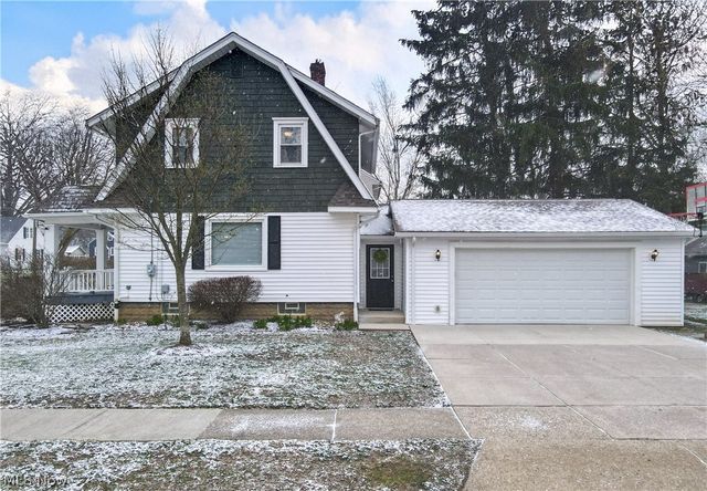 1940 Falls Avenue, Cuyahoga Falls, OH 44223