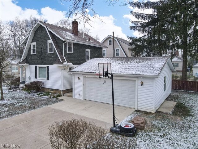 1940 Falls Avenue, Cuyahoga Falls, OH 44223