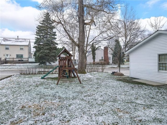 1940 Falls Avenue, Cuyahoga Falls, OH 44223