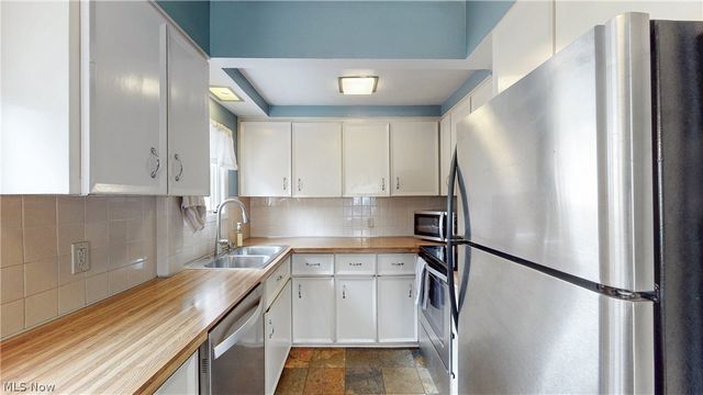 1940 Falls Avenue, Cuyahoga Falls, OH 44223