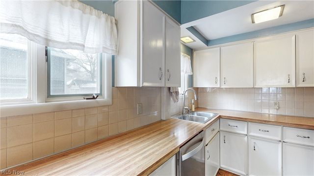 1940 Falls Avenue, Cuyahoga Falls, OH 44223