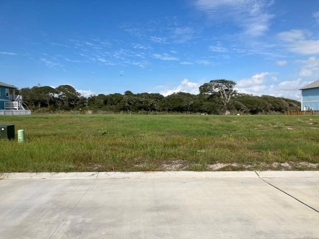 148 Breezeway Dr, Rockport, TX 78382 — exterior