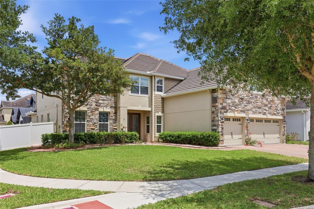Image 2 of property listing at 10319 LAVANDE DRIVE, Orlando, FL 32836