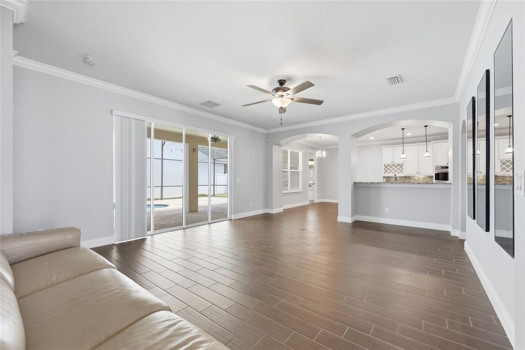 Image 11 of property listing at 10319 LAVANDE DRIVE, Orlando, FL 32836