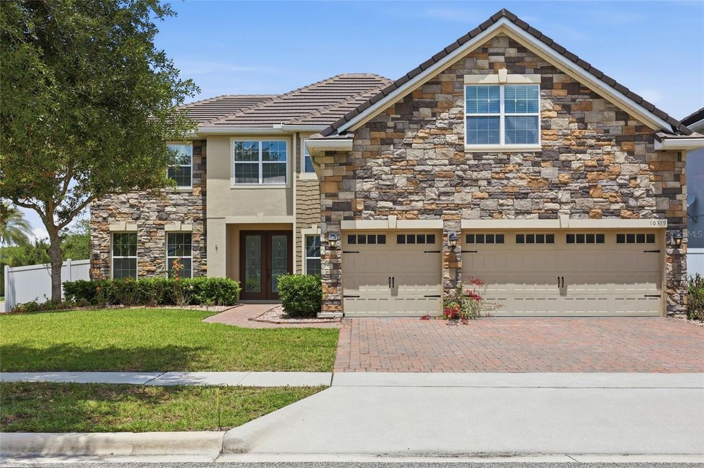 Image 3 of property listing at 10319 LAVANDE DRIVE, Orlando, FL 32836