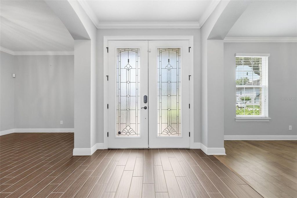 Image 5 of property listing at 10319 LAVANDE DRIVE, Orlando, FL 32836
