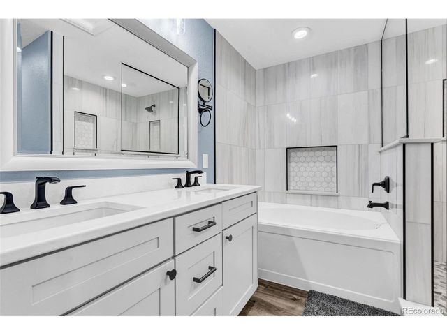 3672 S Perth Cir 105, Aurora, CO 80013