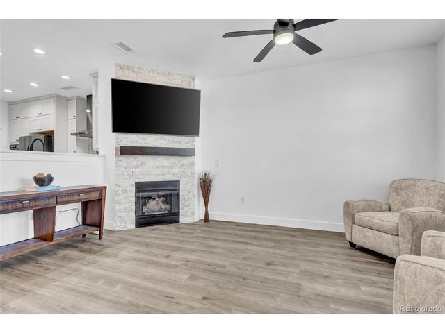 3672 S Perth Cir 105, Aurora, CO 80013