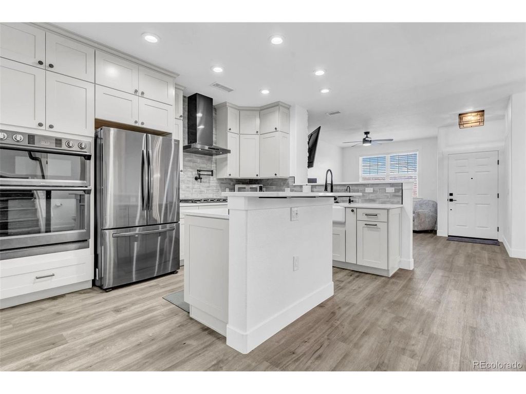 3672 S Perth Cir 105, Aurora, CO 80013