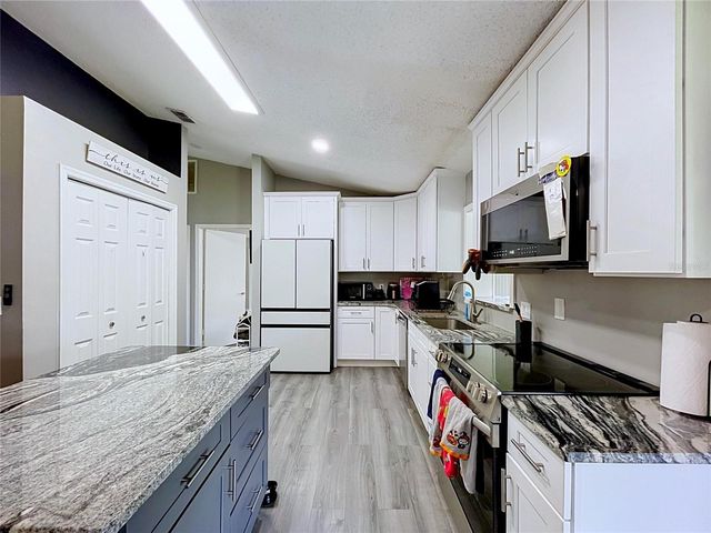 8017 GLENRIDGE LANE, Lakeland, FL 33809