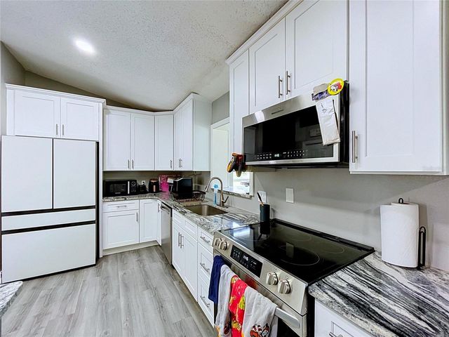 8017 GLENRIDGE LANE, Lakeland, FL 33809