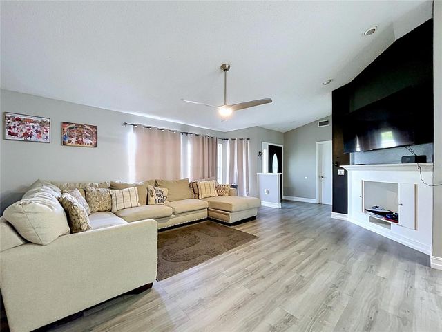 8017 GLENRIDGE LANE, Lakeland, FL 33809