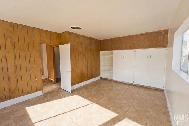 515 Acacia Avenue, Shafter, CA 93263