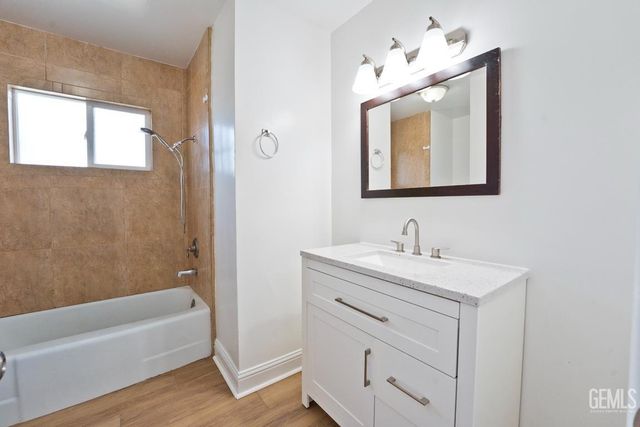 515 Acacia Avenue, Shafter, CA 93263