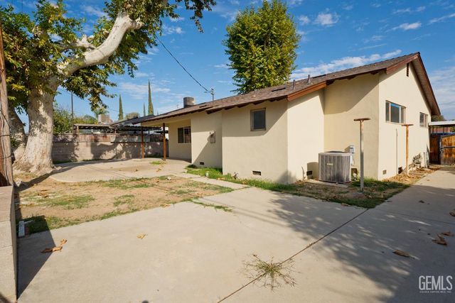 515 Acacia Avenue, Shafter, CA 93263