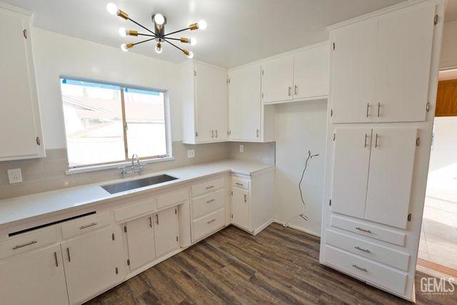 515 Acacia Avenue, Shafter, CA 93263