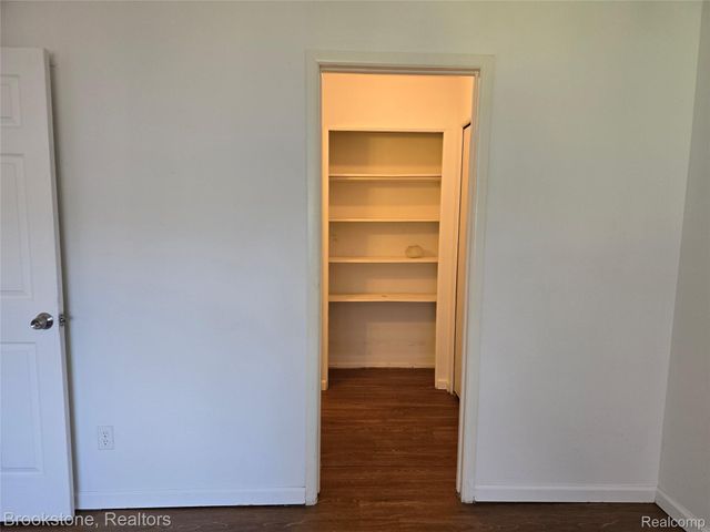 1965 Axtell Drive 4, Troy, MI 48084