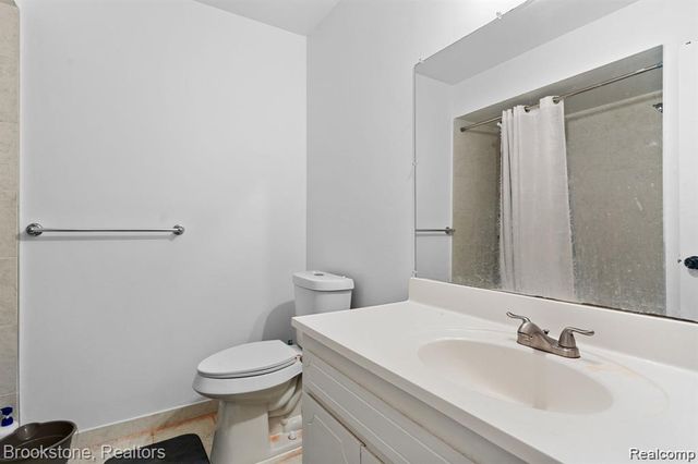 1965 Axtell Drive 4, Troy, MI 48084