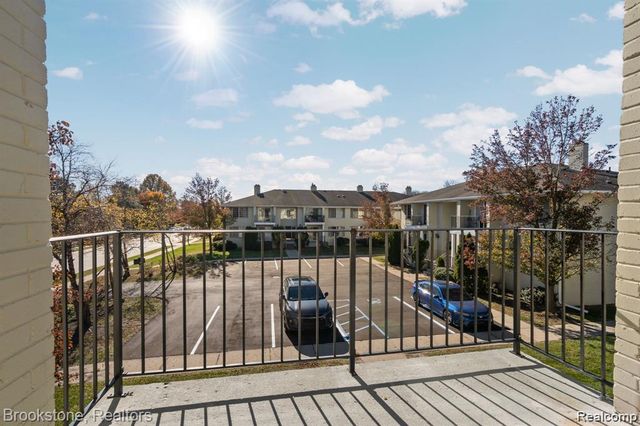 1965 Axtell Drive 4, Troy, MI 48084